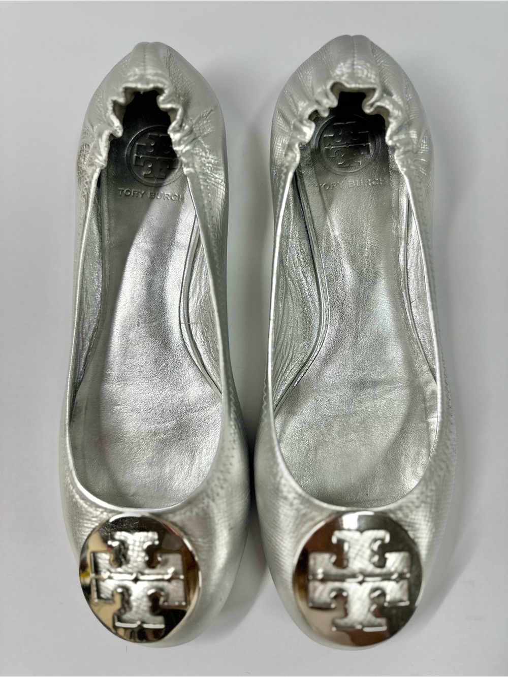 Tory Burch Reva Metallic Silver Leather Logo Ballet Flats Size 9.5 M